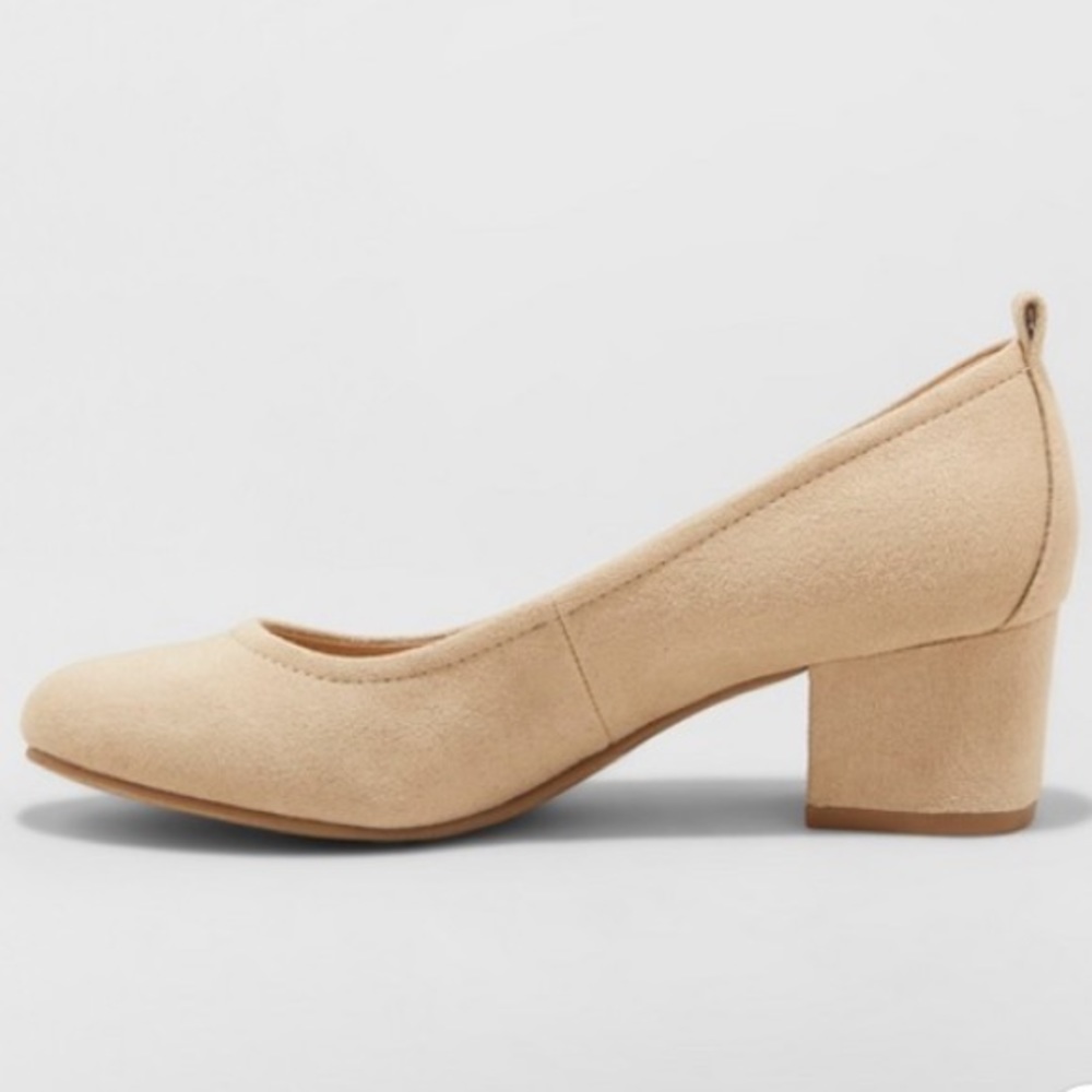Universal Thread Faux suede rounded toe nude heel